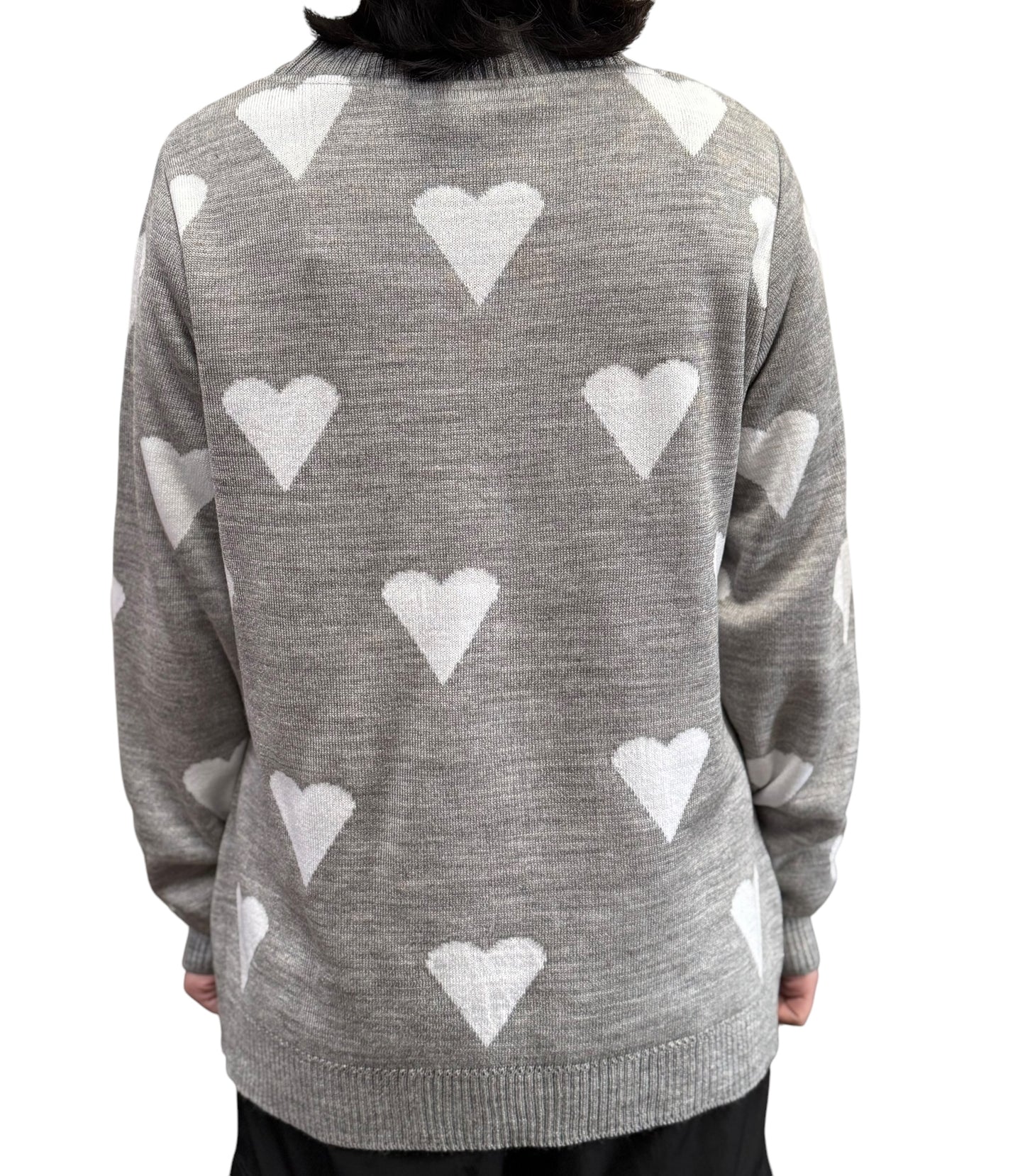 Sueter cuello redondo con corazones en contraste