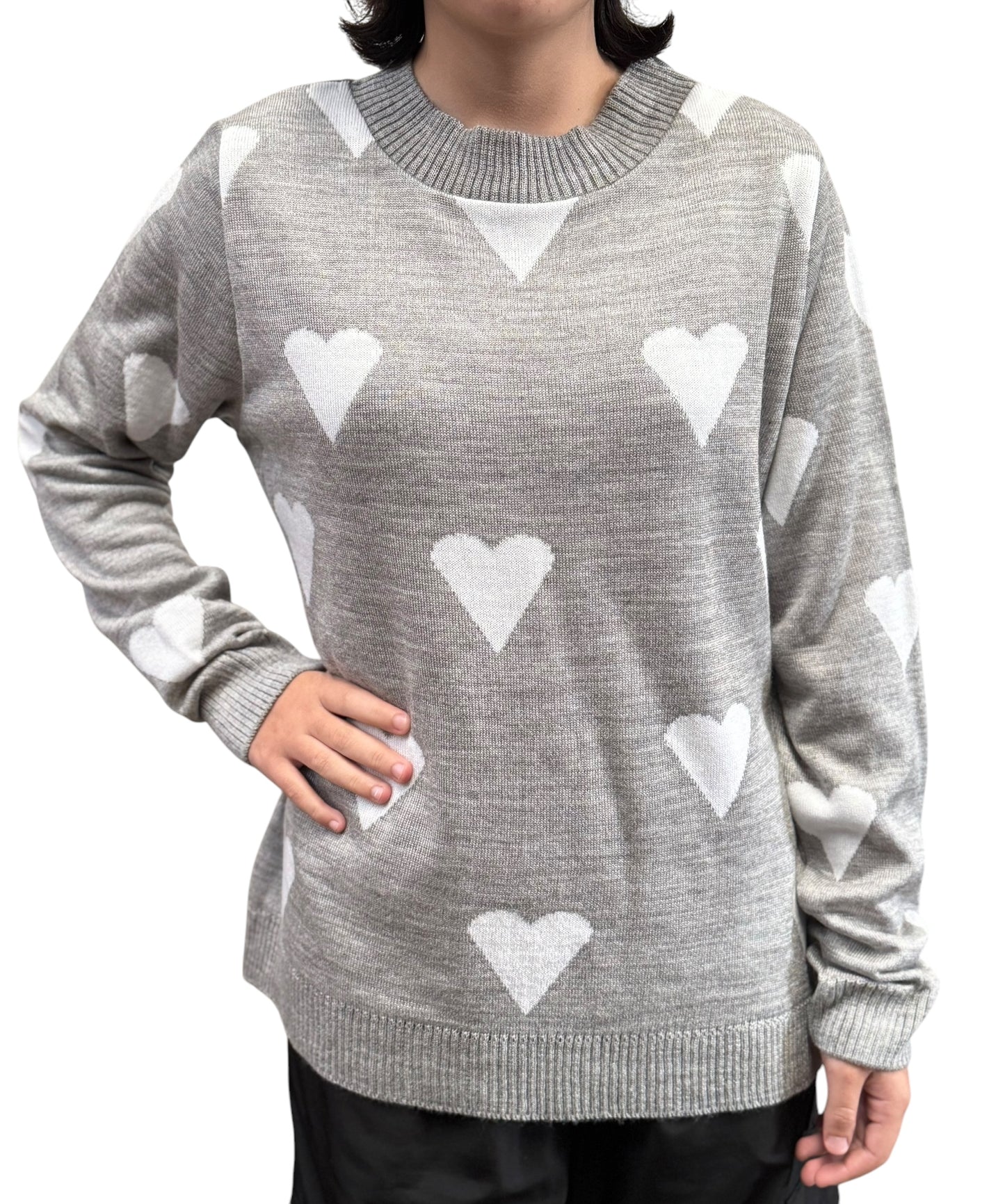 Sueter cuello redondo con corazones en contraste