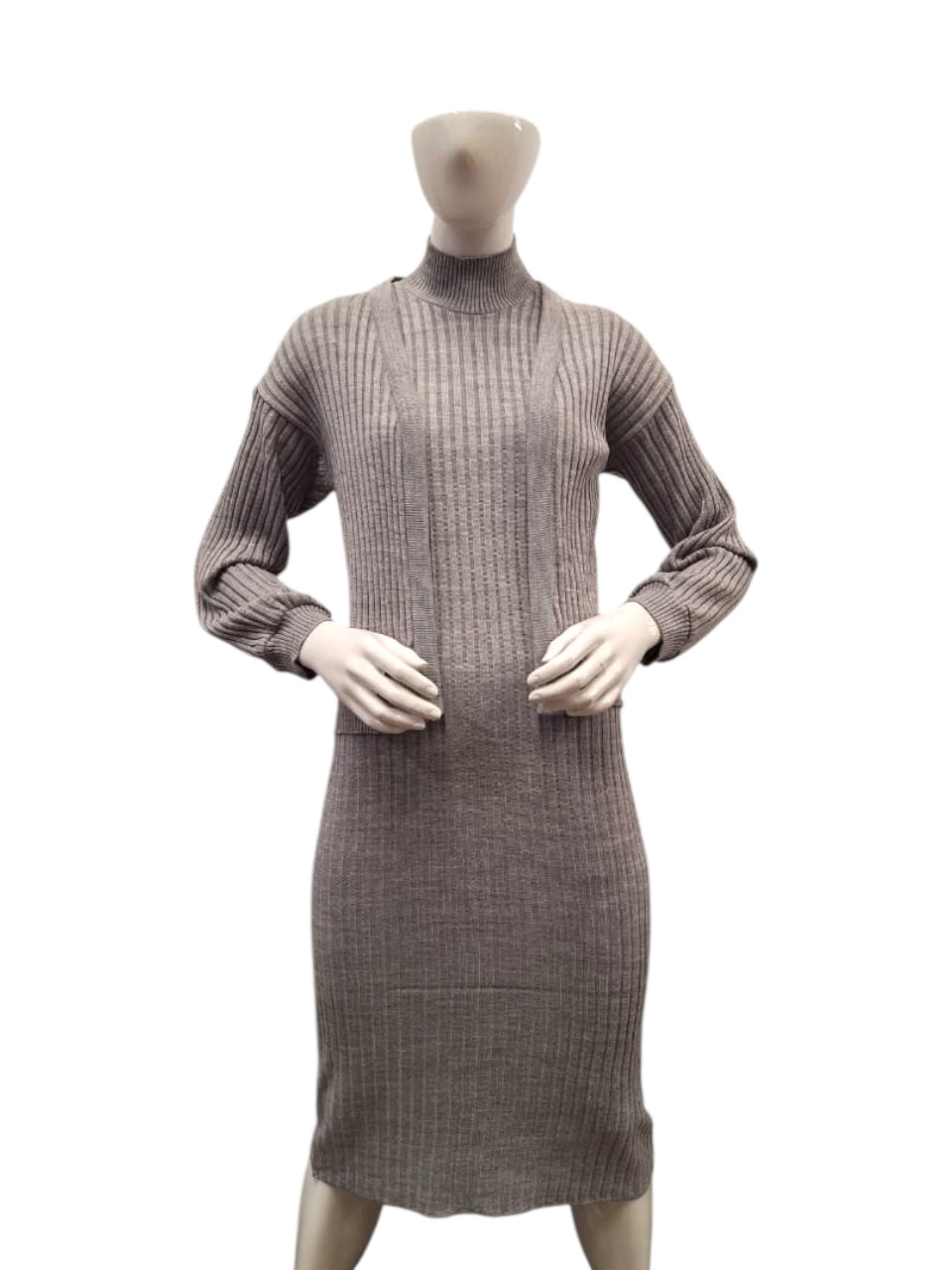 Vestido y Sueter en tejido acanalado.