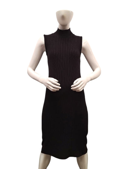 Vestido y Sueter en tejido acanalado.