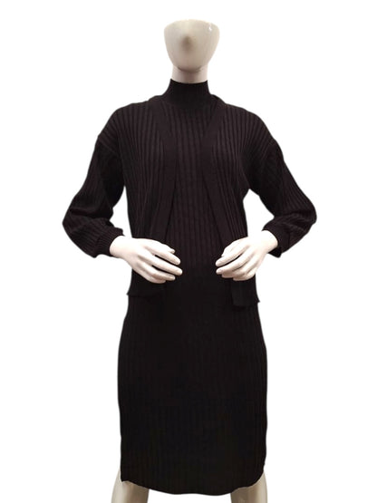 Vestido y Sueter en tejido acanalado.