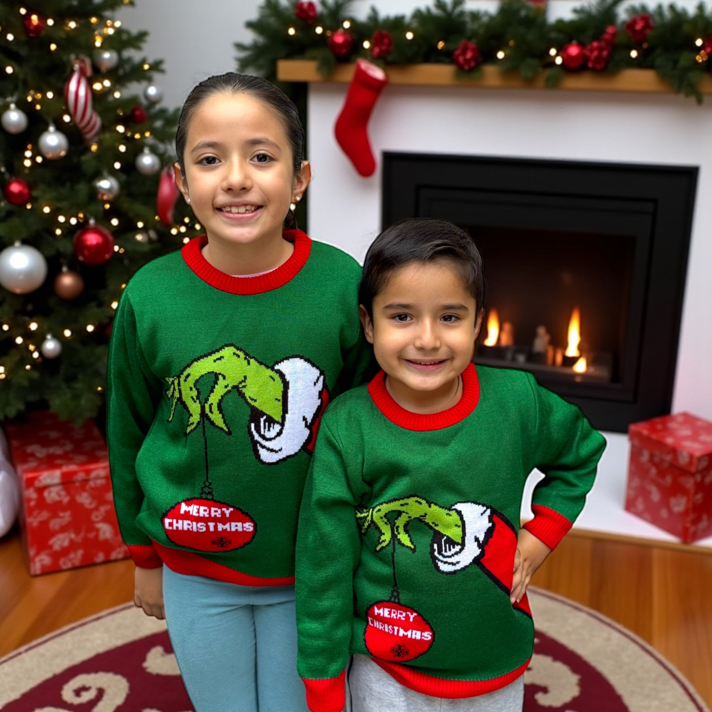 Ugly Sweater / Sueter Navideño con Mano y Esfera Niños