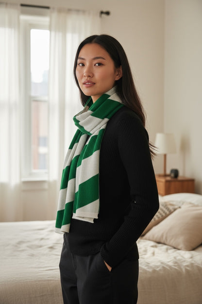 Ugly Scarf / Bufanda Navideña Unisex Caramelo