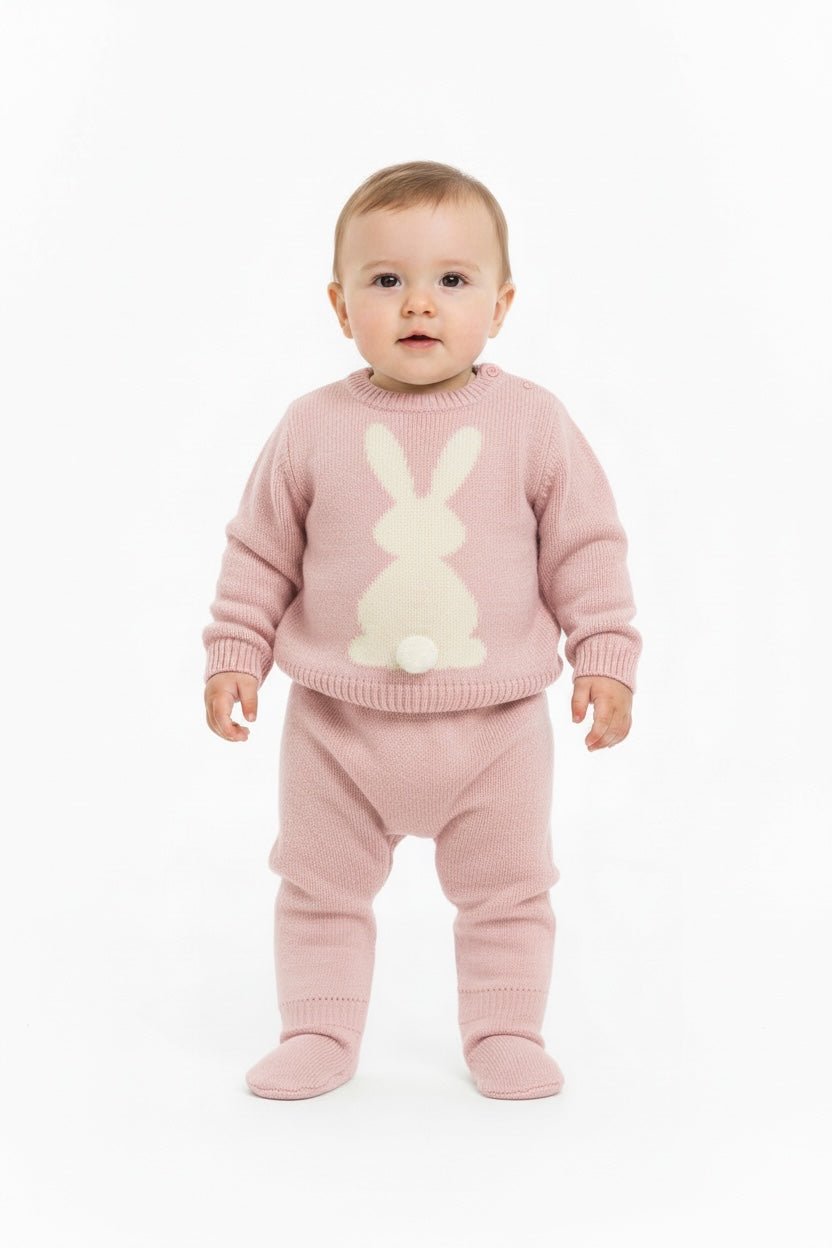 Conjunto de Sueter y Pantalón con dibujo de conejo.