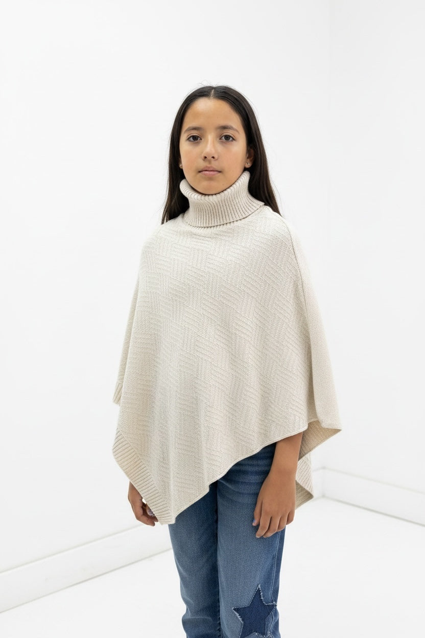 Capa cuello tortuga con corte asimetrico